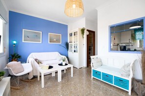 TV - Apartment 'La Barca' with Shared Terrace, Wi-Fi and Air Conditioning (Chipiona)