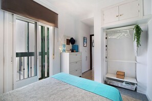 1 dormitorio, tabla de planchar con plancha, wifi gratis y ropa de cama