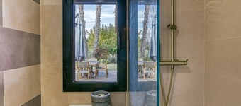 Holiday Home 'Villa Virginie Torremirona Resort' with Private Pool, Wi-Fi and Air Conditioning