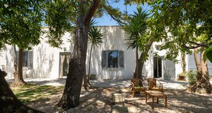 Villa 'Casale Cafazza Country House' with Private Pool, Wi-Fi and Air Conditioning