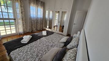 5 dormitorios, tabla de planchar con plancha, wifi gratis y ropa de cama