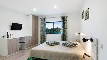 1 bedroom, free WiFi, bed sheets