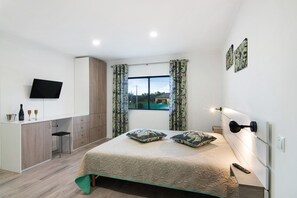 1 bedroom, free WiFi, bed sheets