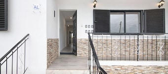 Apartment 'Beach' with Shared Terrace, Wi-Fi and Air Conditioning