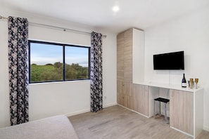 1 bedroom, free WiFi, bed sheets - Apartment 'Sunset' with Shared Terrace, Wi-Fi and Air Conditioning (Moncarapacho)