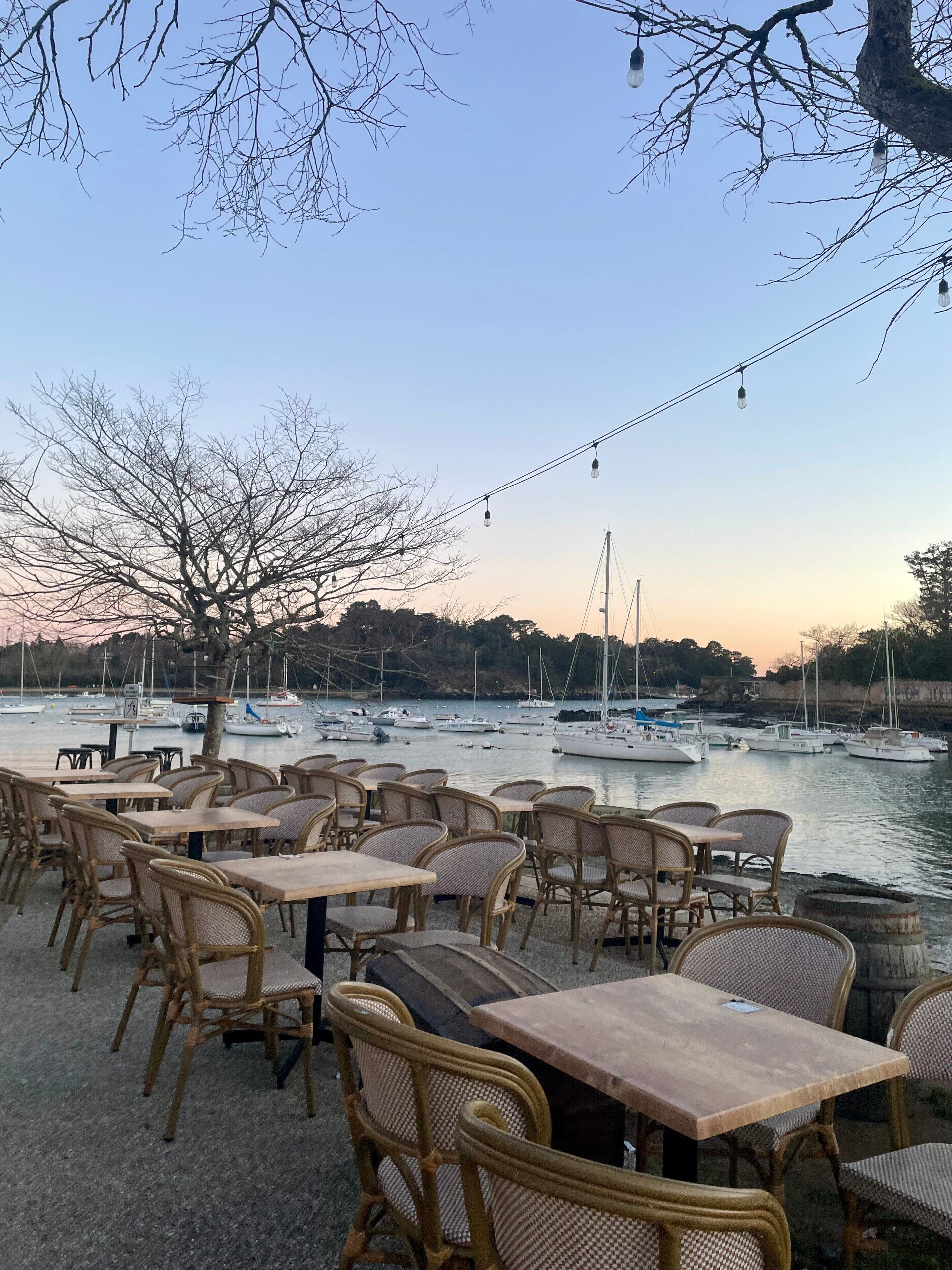 屋外ダイニングエリア