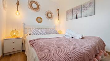 2 bedrooms, iron/ironing board, bed sheets