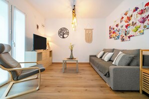 Fernseher, Tischtennisplatte