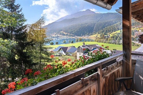 Holiday Apartment 'Appartements Egart 1' with Lake View, Balcony and Wi-Fi