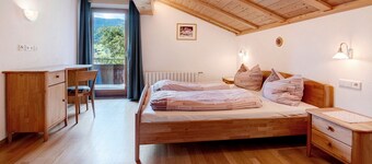 Holiday Apartment 'Appartements Egart 3' with Lake View, Balcony and Wi-Fi