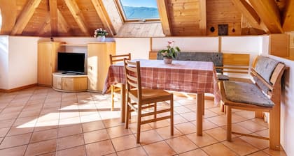 Holiday Apartment 'Mansardenwohnung Egart' with Lake View, Balcony and Wi-Fi