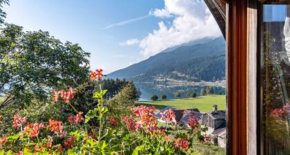 Holiday Apartment 'Mansardenwohnung Egart' with Lake View, Balcony and Wi-Fi