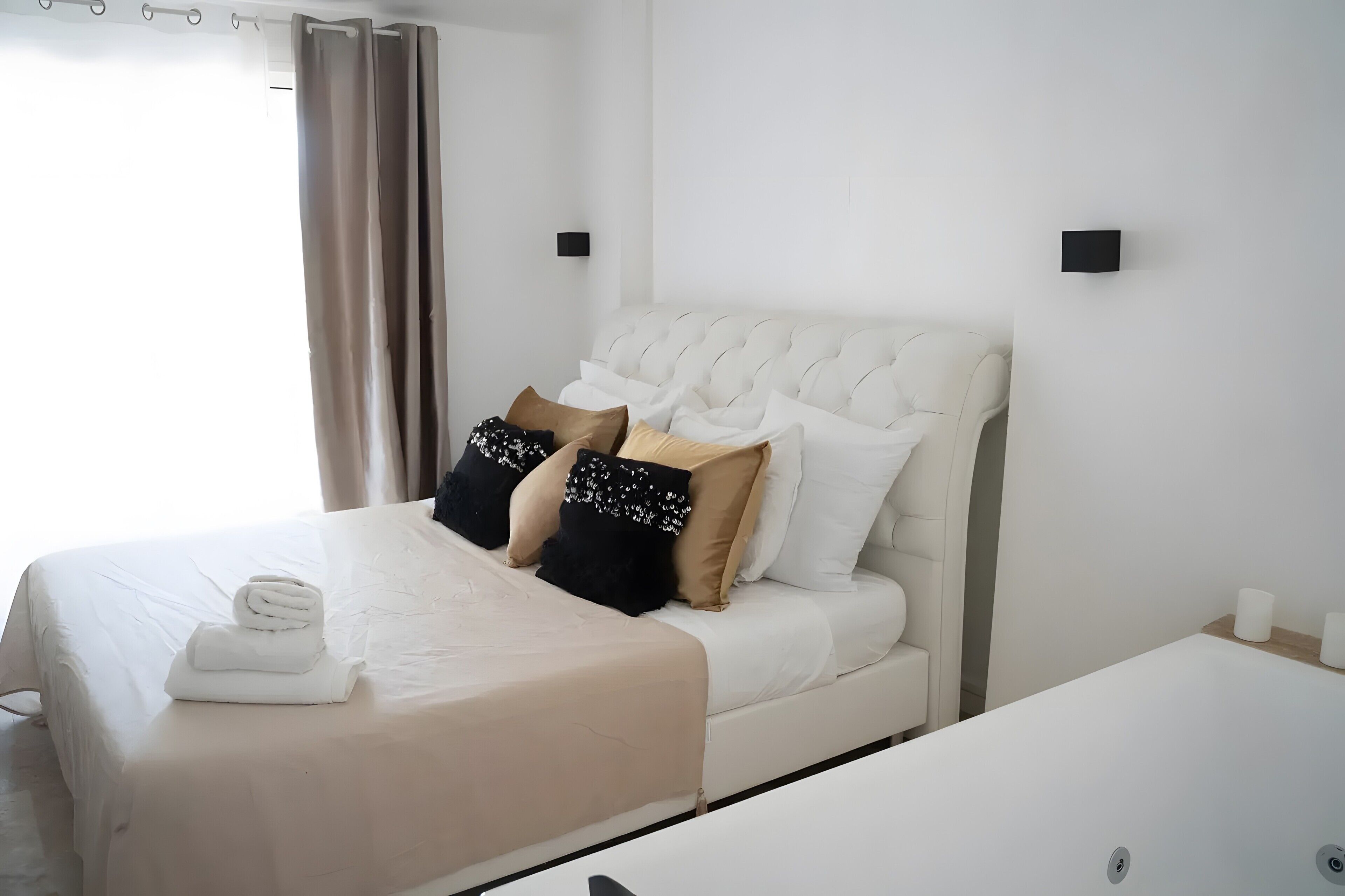 4 slaapkamers, een bureau, een strijkplank/strijkijzer, gratis wifi