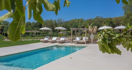 Holiday Home 'Montserrat' with Mountain View, Wi-Fi and Air Conditioning