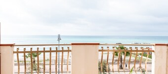 Maison de vacances 'Appartamento D - Le Terrazze' avec vue sur la mer, Wi-Fi et climatisation