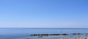Holiday Home 'Appartamento D - Le Terrazze' with Sea View, Wi-Fi and Air Conditioning