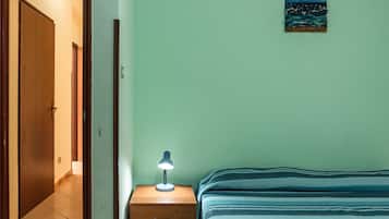 2 chambres, fer et planche à repasser, Wi-Fi gratuit, draps fournis