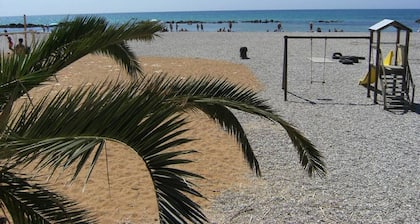Holiday Home 'Appartamento C - Le Terrazze' with Sea View, Wi-Fi and Air Conditioning