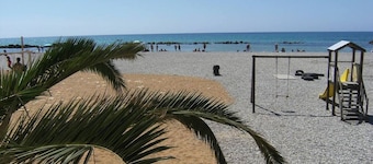 Holiday Home 'Appartamento C - Le Terrazze' with Sea View, Wi-Fi and Air Conditioning