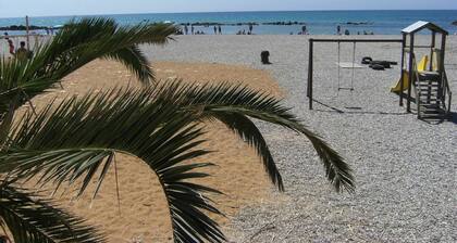 Holiday Home 'Appartamento C - Le Terrazze' with Sea View, Wi-Fi and Air Conditioning