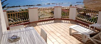 Maison de vacances 'Appartamento C - Le Terrazze' avec vue sur la mer, Wi-Fi et climatisation