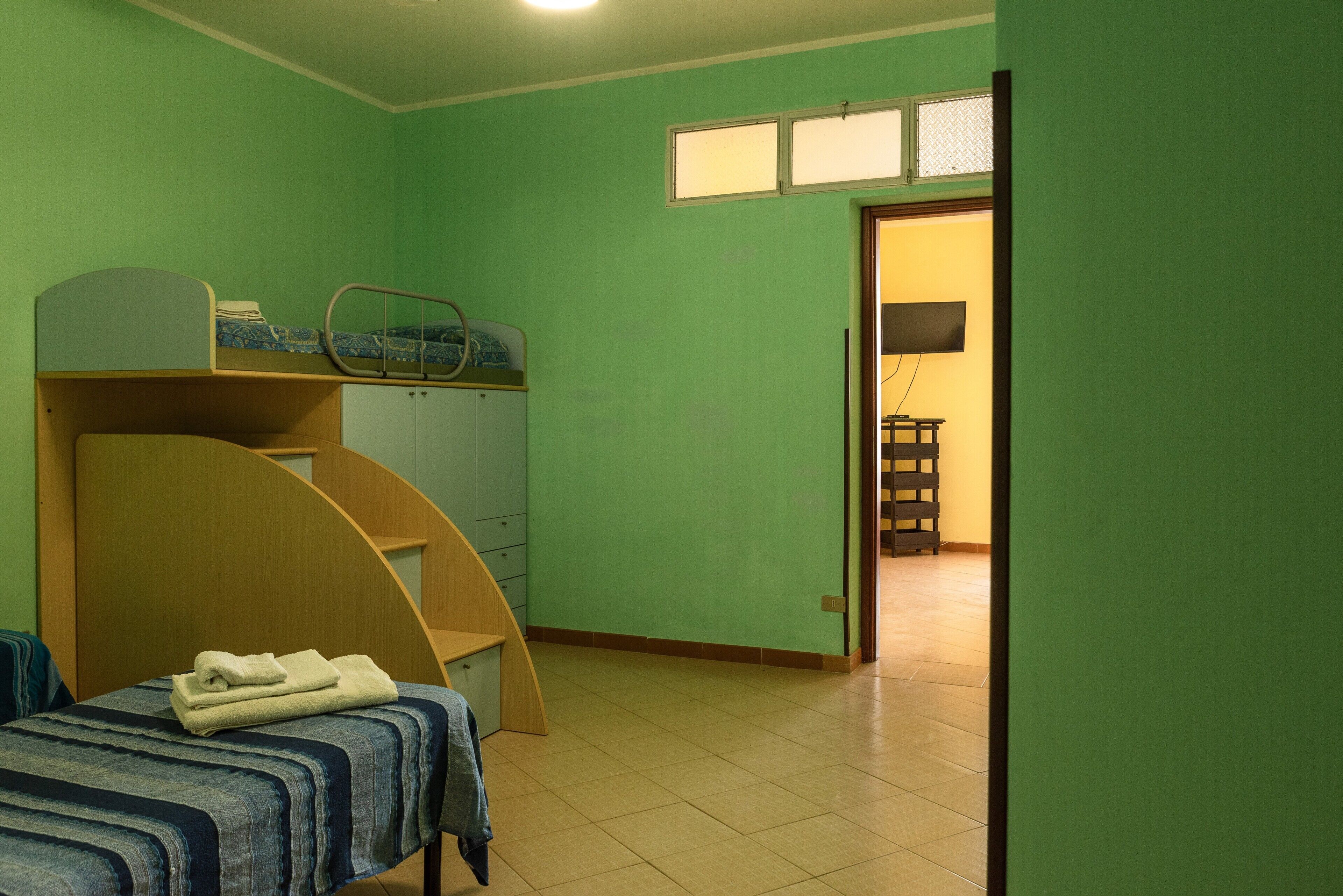 2 chambres, fer et planche à repasser, Wi-Fi gratuit, draps fournis