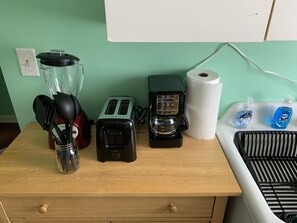 Interior - Beach Side Studio #4 - Pet Friendly, WiFi, Off-Street Parking, Large Smart TV (Norfolk)