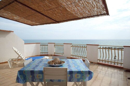 Holiday Home 'Appartamento A - Le Terrazze' with Sea View, Wi-Fi and Air Conditioning
