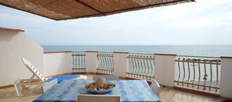 Casa de vacaciones 'Appartamento A - Le Terrazze' con vistas al mar, Wi-Fi y aire acondicionado