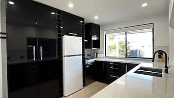 Family Villa | Private kitchen | Full-sized fridge, microwave, oven, stovetop