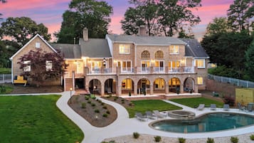 House (5 Bedrooms) | Interior