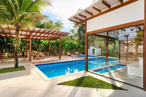 Outdoor pool - Solar das Andorinhas Perto do Centro, com 3 Quartos, Hidro e Piscina (Caborê Paraty)