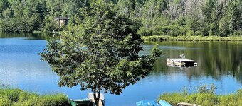 Escape to a Peaceful Waterfront Cottage with an Amazing View on the Lake-fishing
