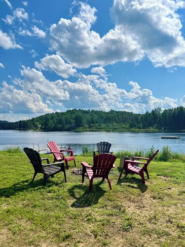 Peaceful Waterfront Cottage - Amazing Lake View - new SPA