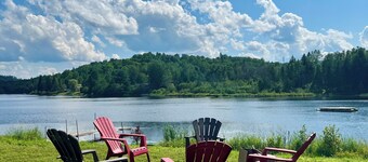 Peaceful Waterfront Cottage - Amazing Lake View - new SPA