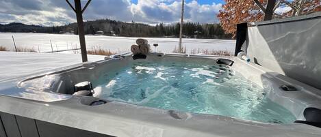 Bain à remous extérieur