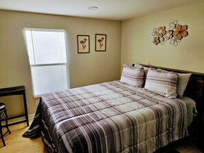 3 chambres, fer et planche à repasser, lit parapluie, Wi-Fi gratuit