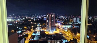 Nuevo y Moderno apartamento en la atractiva Zona 4