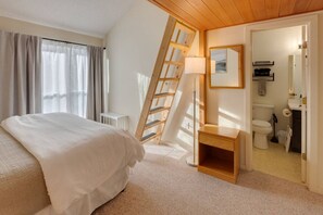 3 habitaciones, escritorio, tabla de planchar con plancha y wifi
