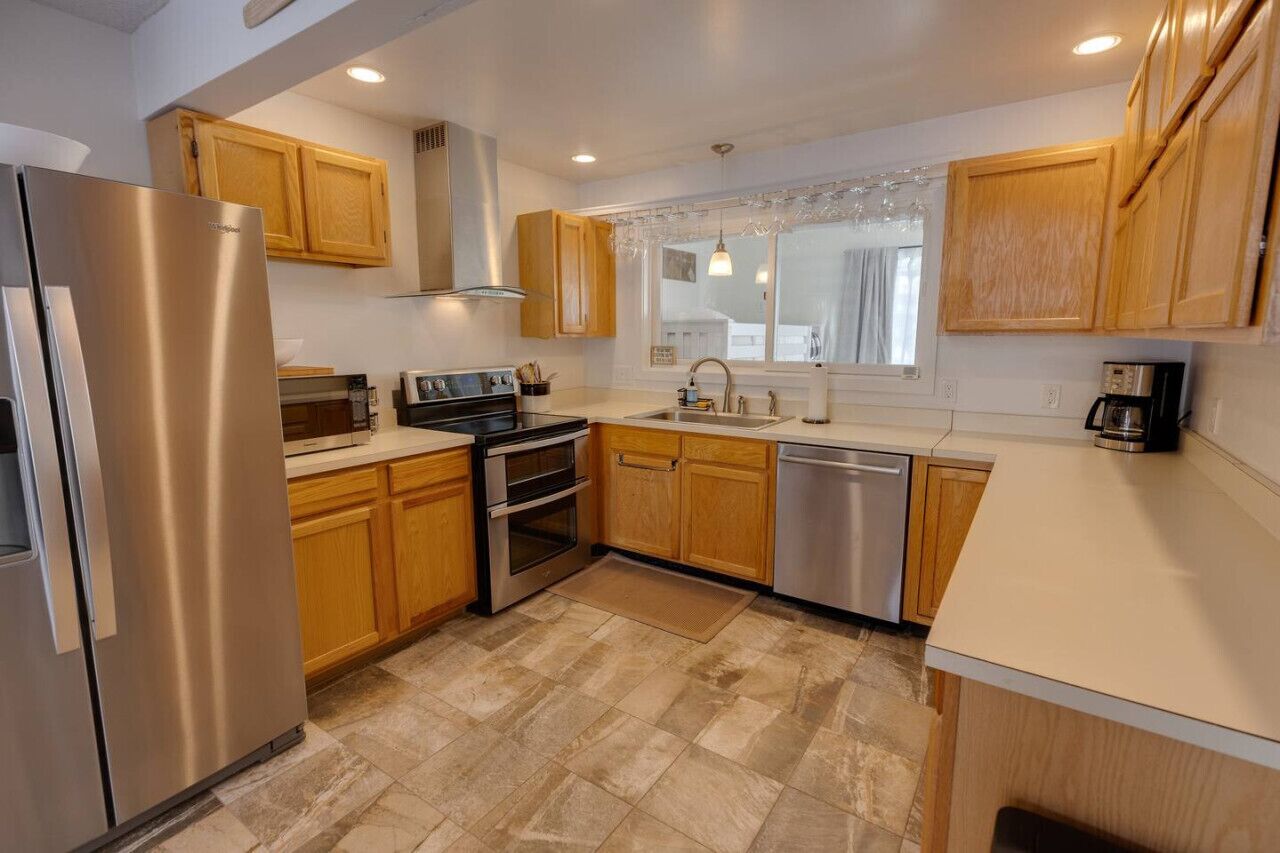 雪櫃、微波爐、焗爐、爐具