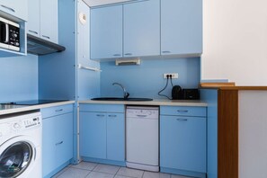Refrigerador, microondas, lavavajillas y tostadora 