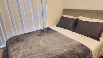 2 bedrooms, iron/ironing board, WiFi, bed sheets