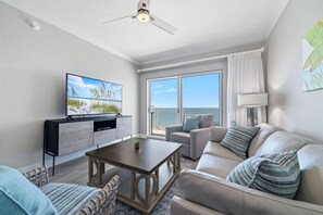 Fernseher, Tischfußball