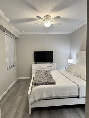 2 habitaciones, tabla de planchar con plancha, wifi y ropa de cama 