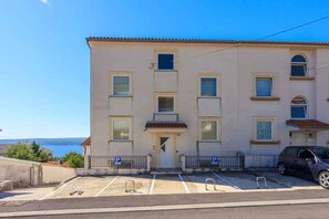 Exterior - Holiday apartment with a nice balcony (Dramalj)