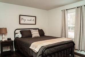 3 Schlafzimmer, Zimmersafe, Schreibtisch, Bügeleisen/Bügelbrett