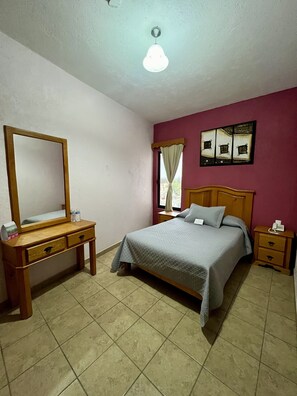 Habitación básica | Wifi gratis y ropa de cama 