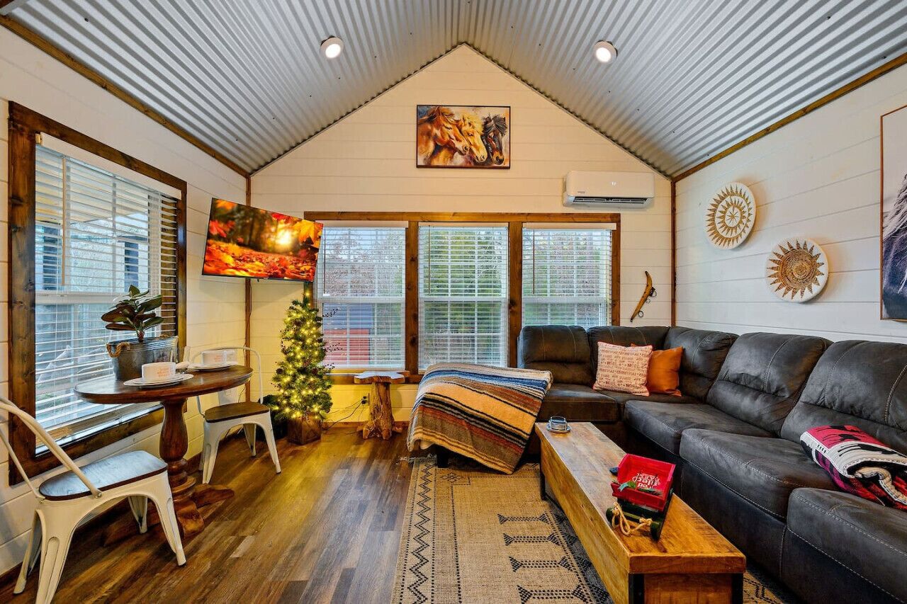 Een smart-tv en een open haard