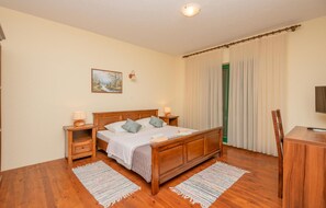 4 dormitoris, wifi gratuïta i roba de llit