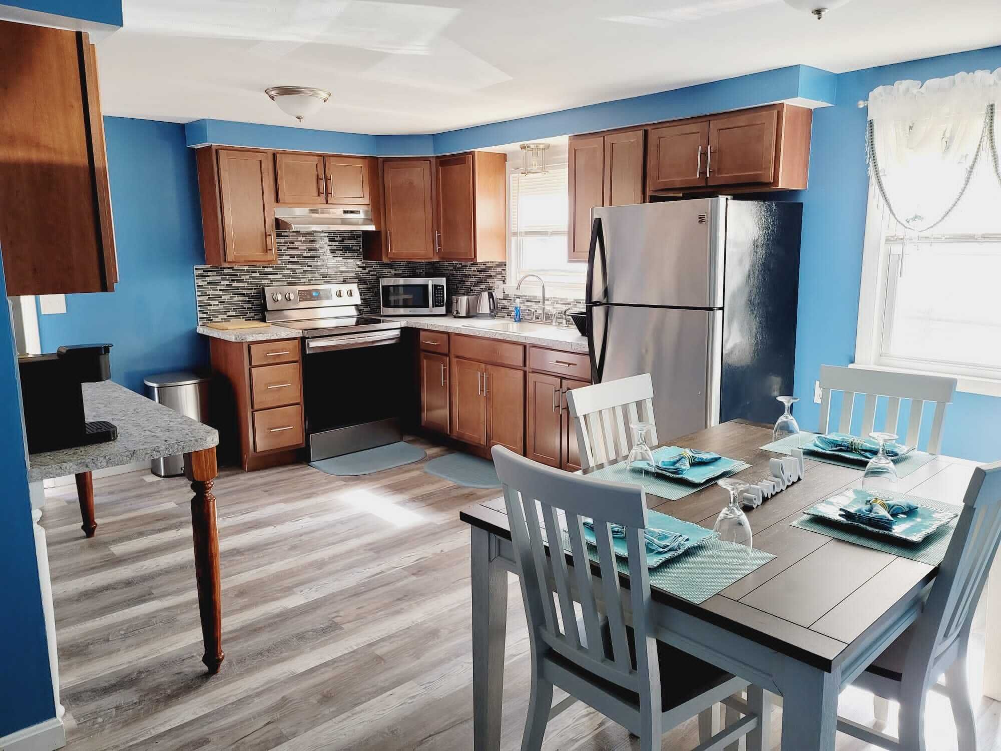 Newly renovated 3 bedrooms entire unit